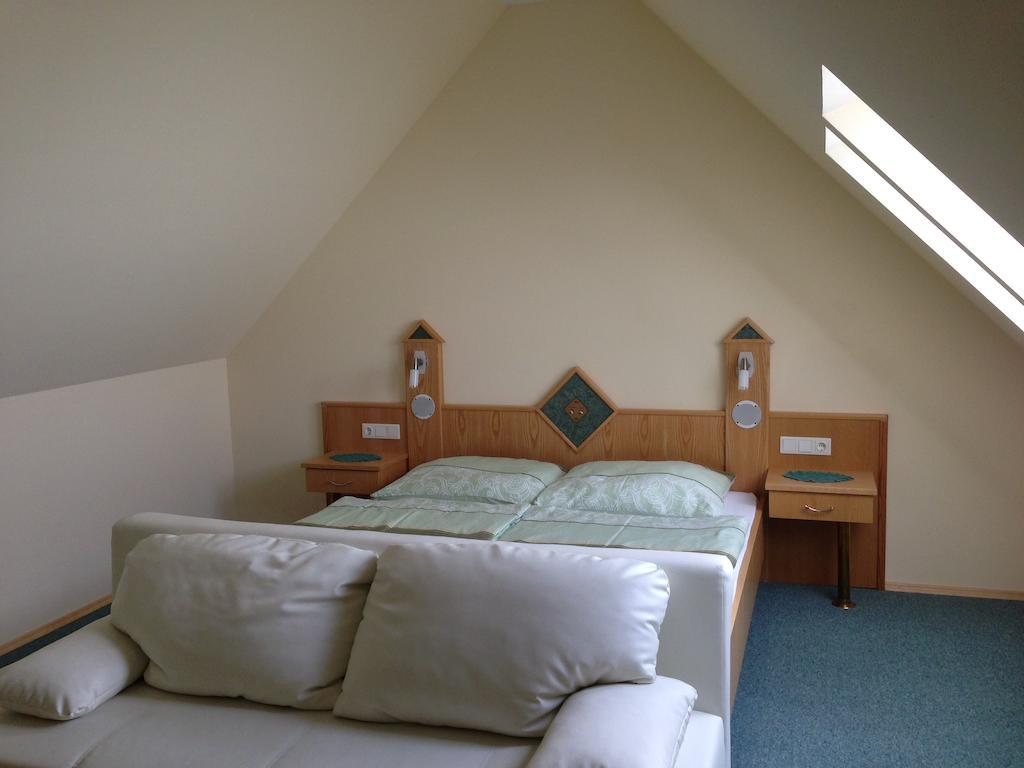 Haus Rose Apartment Wenigzell Стая снимка